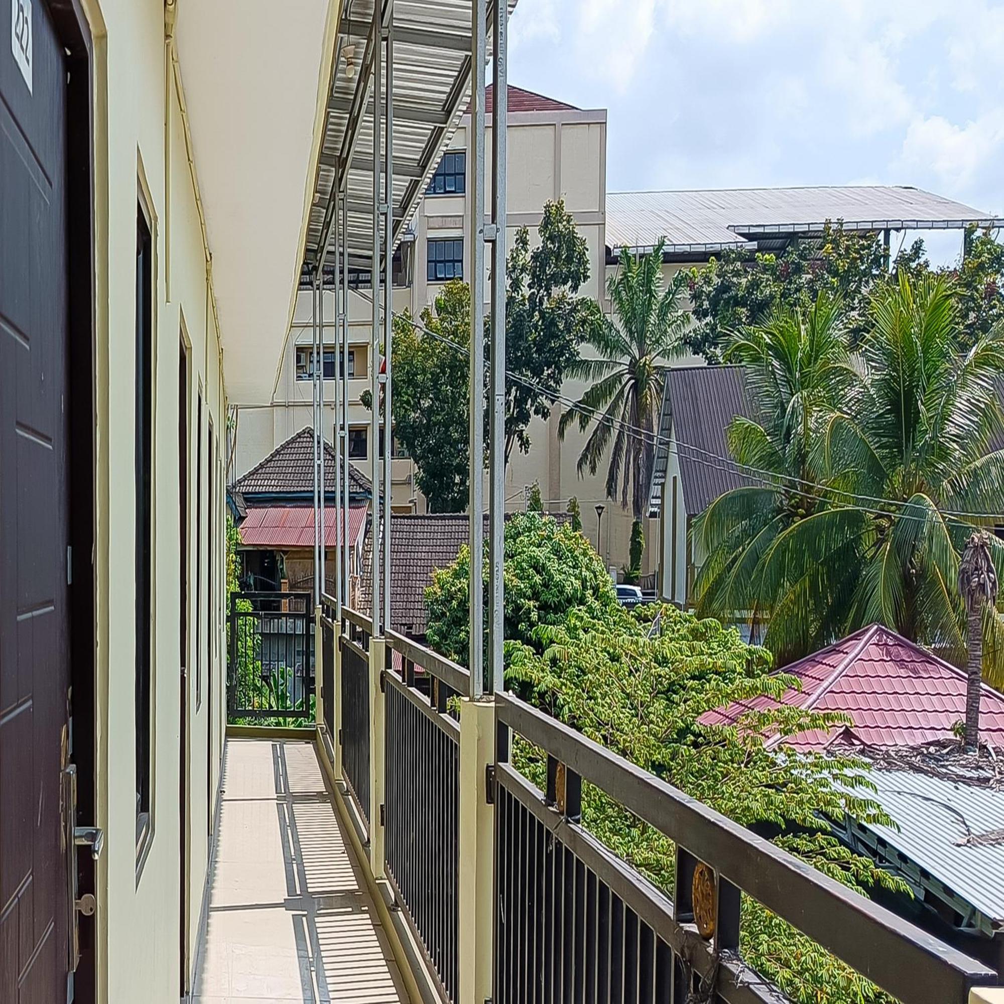 Urbanview Hotel Kharisma Banjarmasin Banjarmasin  Extérieur photo